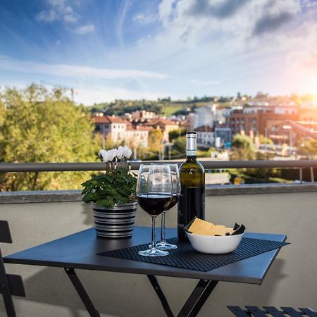 Ninary Apartments A Due Passi Dal Centro Storico Alba  Dış mekan fotoğraf