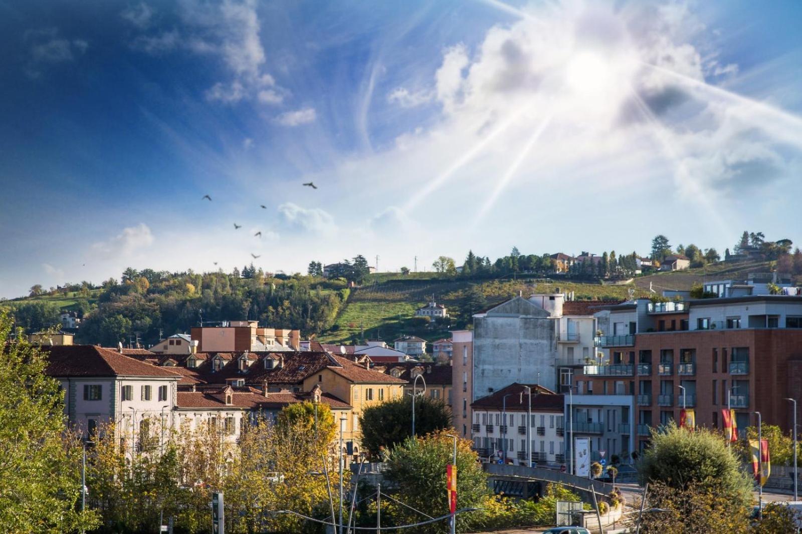 Ninary Apartments A Due Passi Dal Centro Storico Alba  Dış mekan fotoğraf