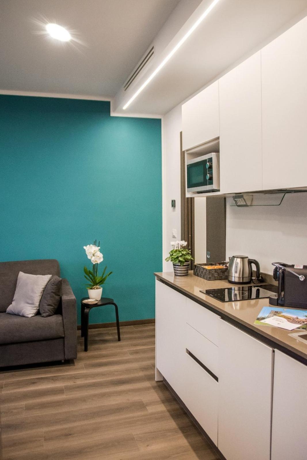 Ninary Apartments A Due Passi Dal Centro Storico Alba  Dış mekan fotoğraf